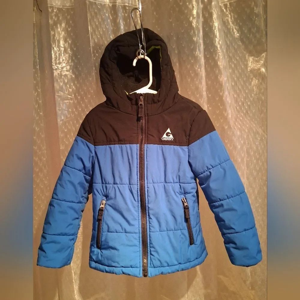 Gerry Weber Kids Blue and Black Puffer Jacket Size 5 Preowned